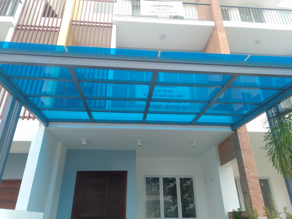 Giá tấm nhựa thông minh lấy sáng tốt bền đẹp tiết kiệm chi phí