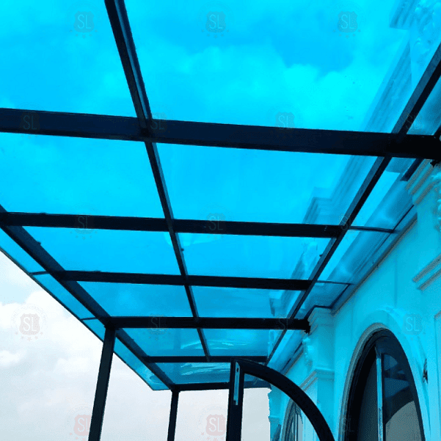 Ưu điểm vượt trội của tấm nhựa thông minh lấy sáng trong xây dựng