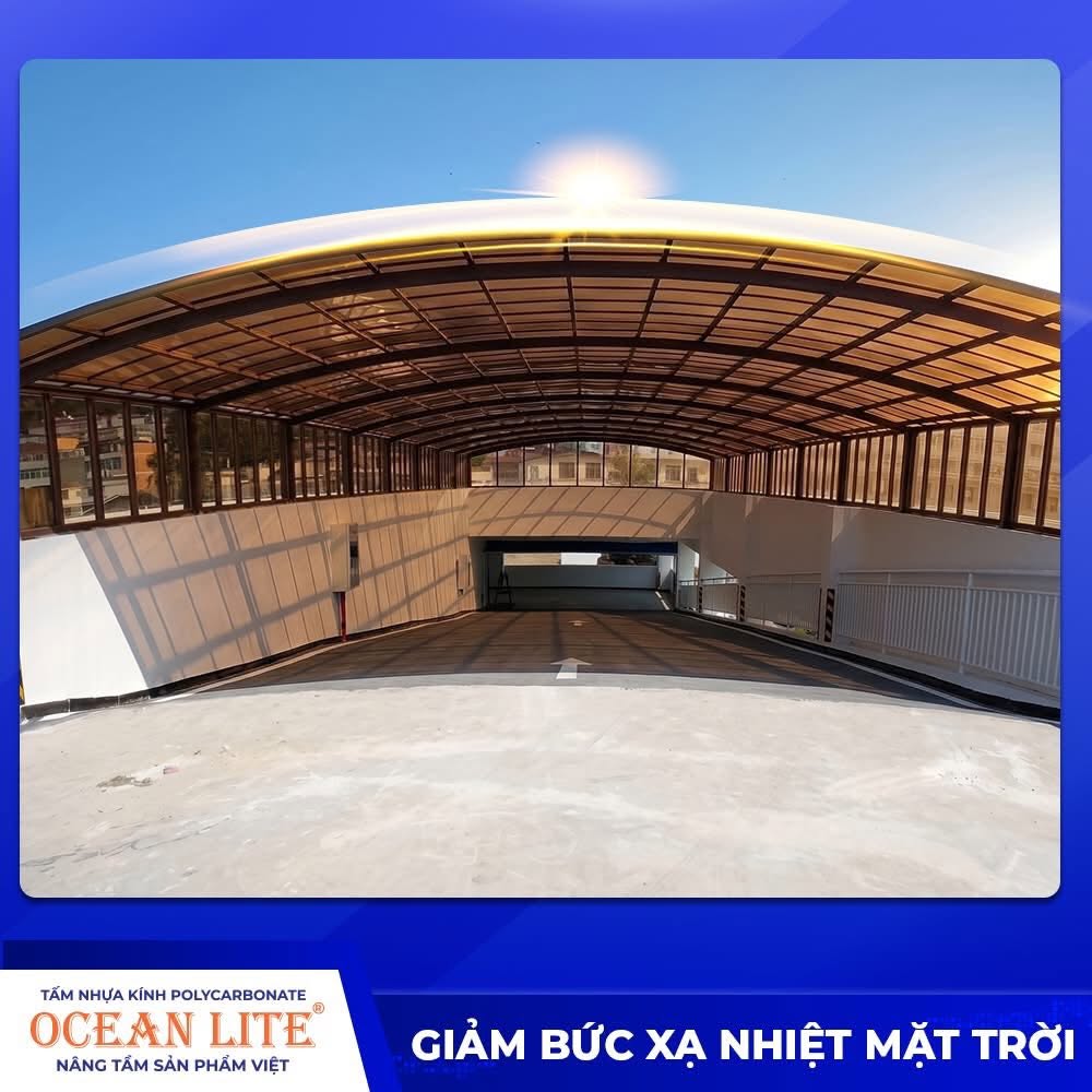Tấm nhựa PC giúp giảm bức xạ mặt trời.