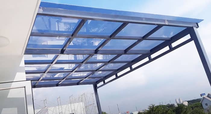 Cập nhật giá tấm lợp poly lấy sáng mới nhất – Mua ở đâu uy tín?