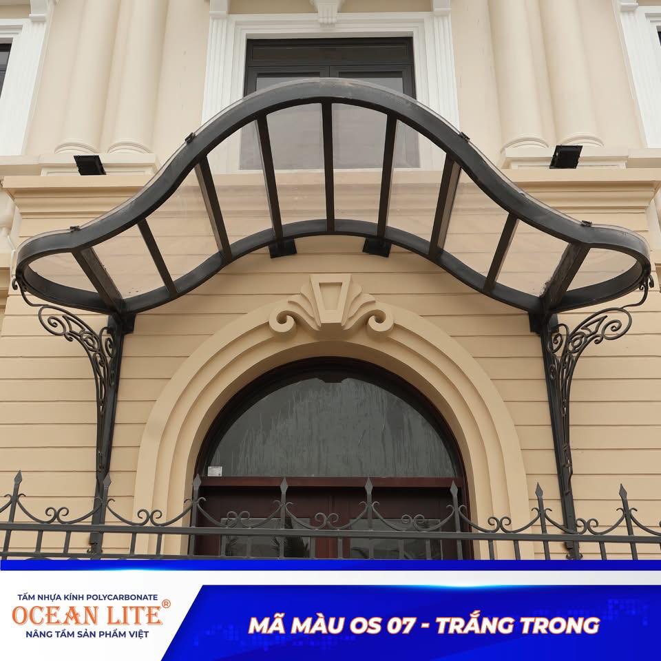 Tấm nhựa polycarbonate màu trắng trong