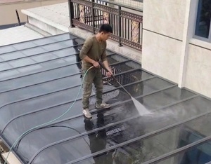 Vệ sinh tấm nhựa polycarbonate