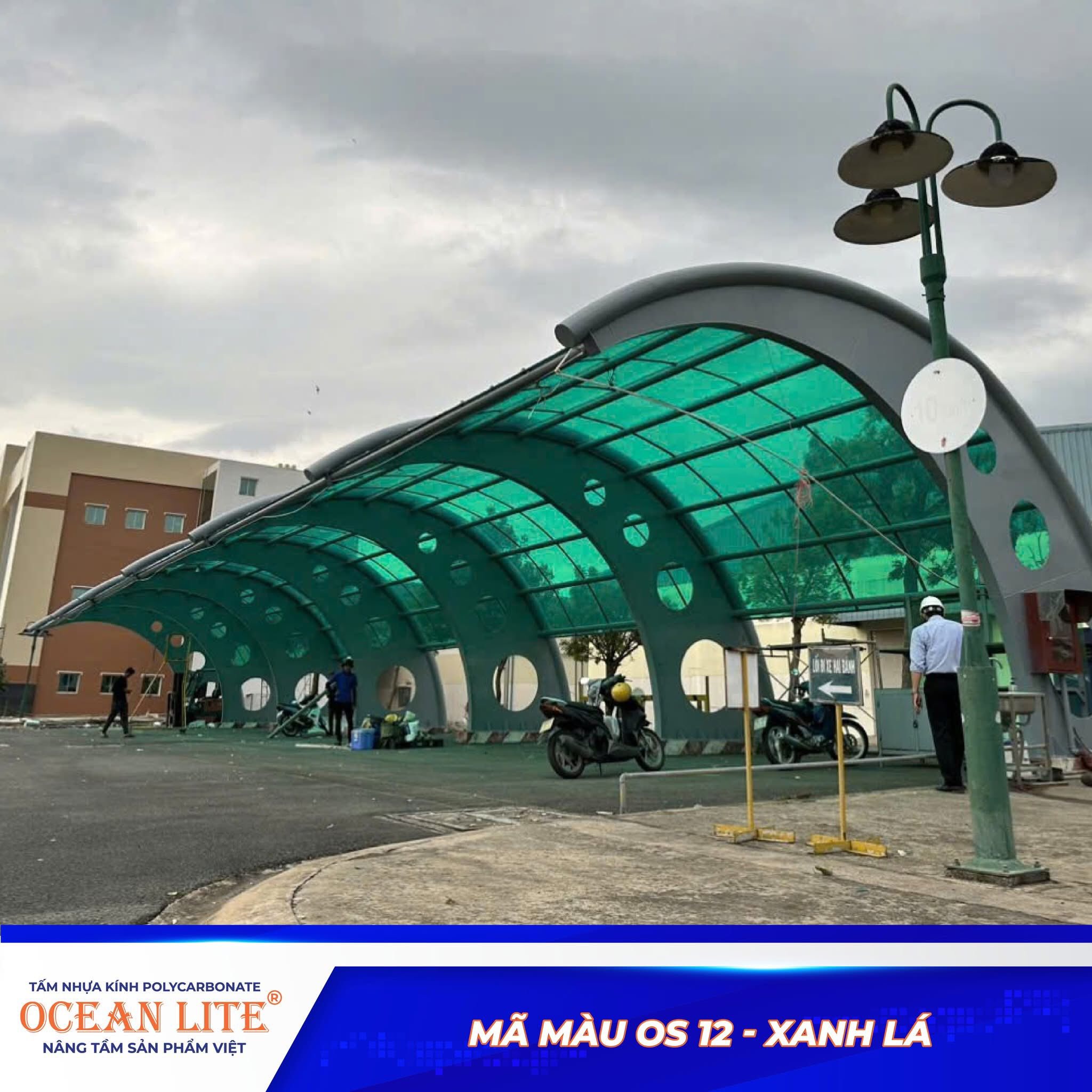 Tấm nhựa polycarbonate màu xanh lá