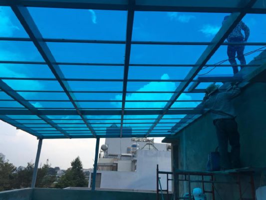 Đơn vị thi công mái che lấy sáng Polycarbonate uy tín, chuyên nghiệp