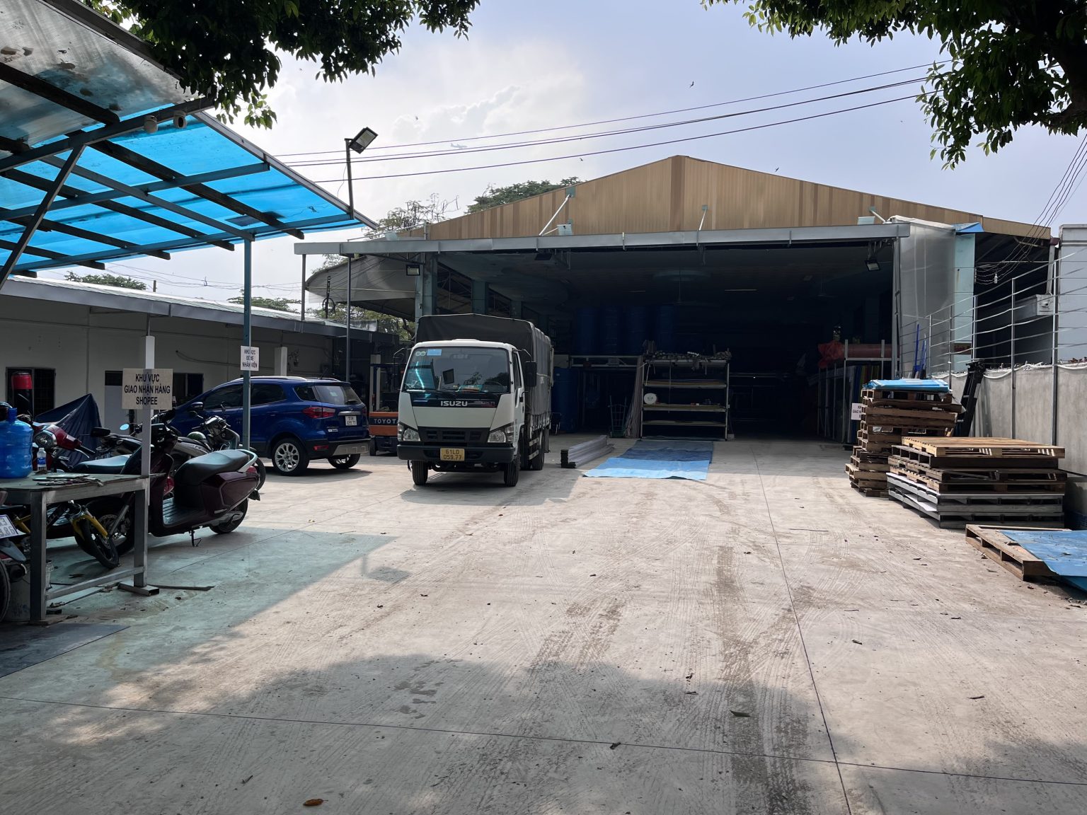 Địa chỉ CN tại Cẩm Phả: số 84 Nguyễn Văn Trỗi, Quang Hanh, Quảng Ninh.