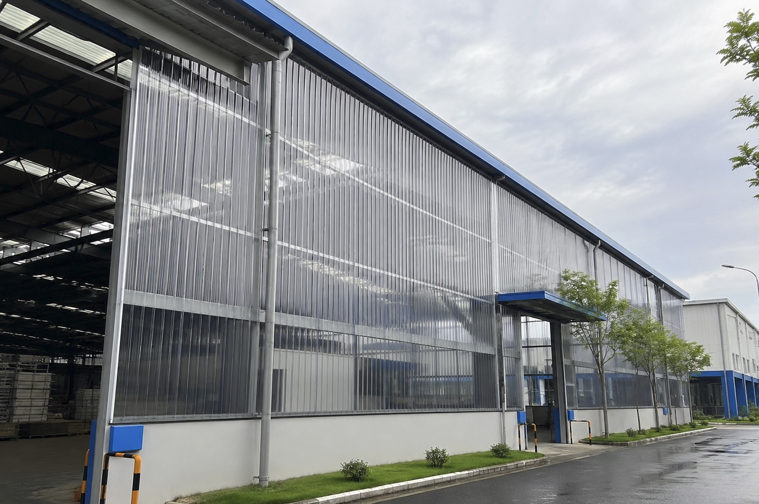 Ứng dụng tấm nhựa Polly cách nhiệt tại KCN Đình Vũ- Hải Phòng