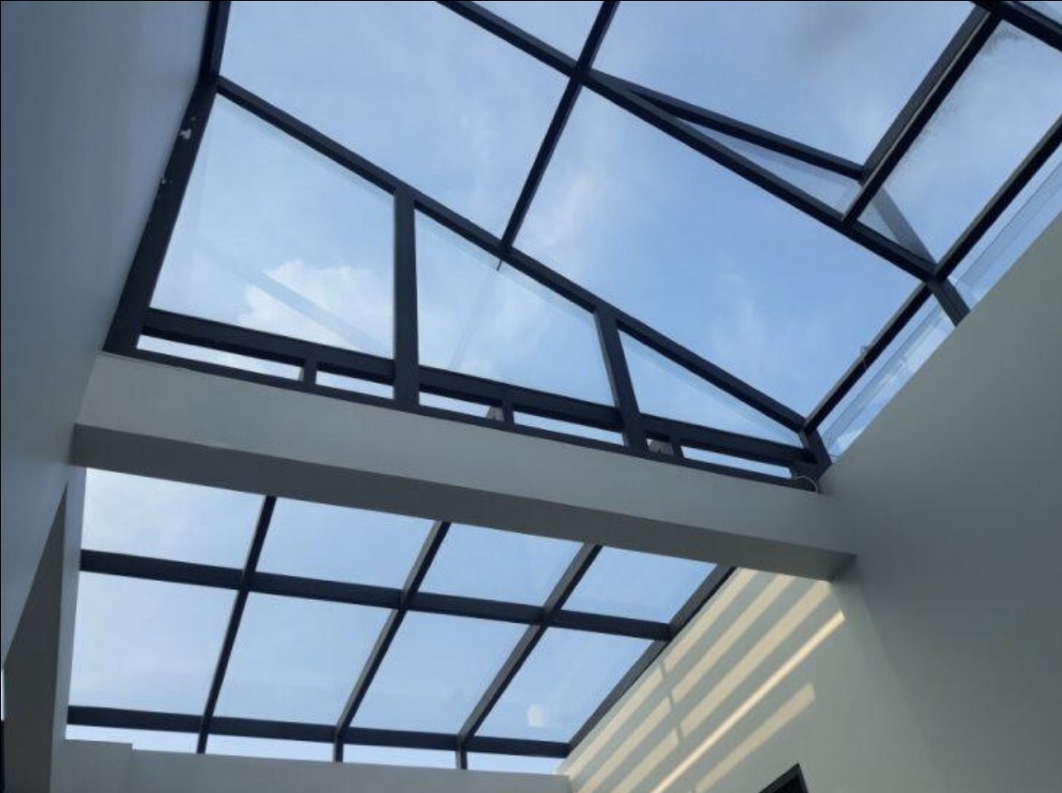 Công trình giếng trời sử dụng tấm Polycarbonate đặc 4 mm Ocean Lite.