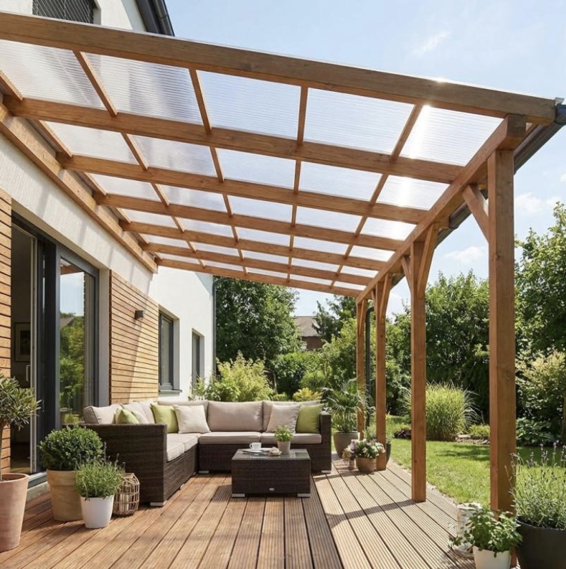 Tấm nhựa Polycarbonate làm mái che ngoài trời
