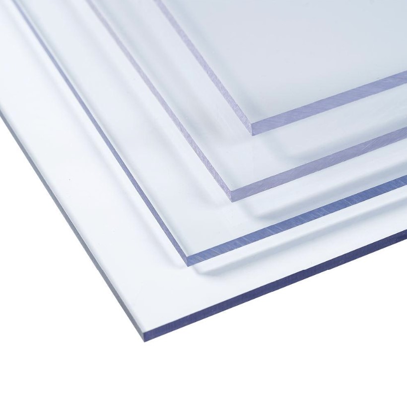 Tấm Polycarbonate có lớp bảo vệ UV dùng ngoài trời